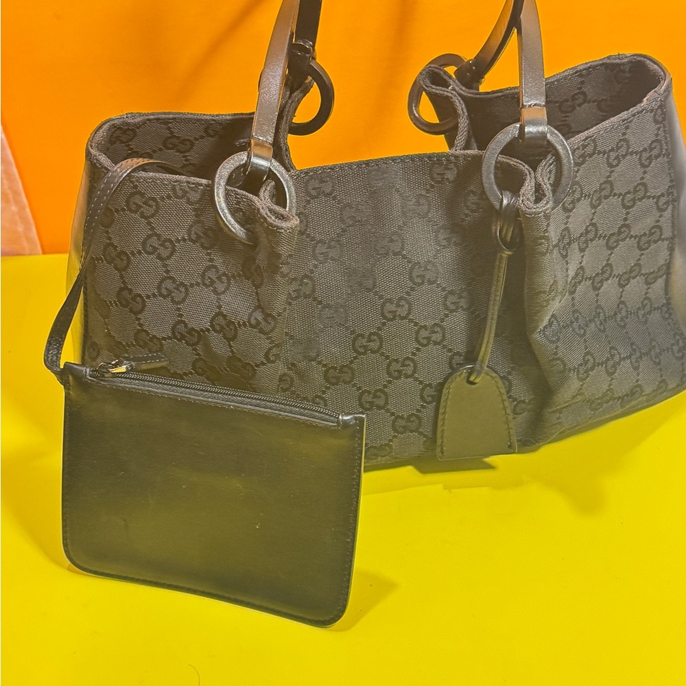 Gucci Black Monogram Tote hand bag comes with personal wallet in good condition - Picture 3 of 16